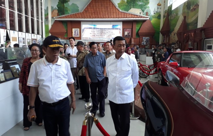 Rk suswono sowan ke bang yos diajak keliling museum