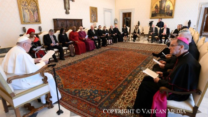 Paus fransiskus hadiri pertemuan antar agama di catholic junior college